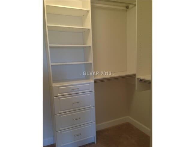 Building Photo - High Rise Unit with Strip Views