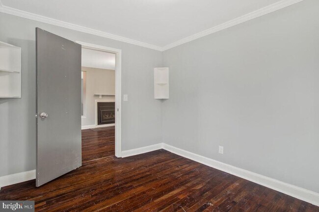 Building Photo - 509 Denham Rd