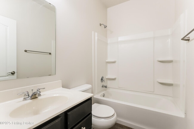 Building Photo - 6041 Edgemont Way