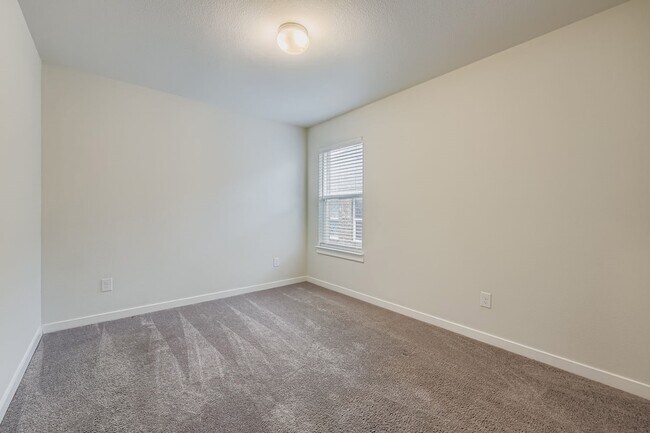 Building Photo - 6132 True Vine Rd