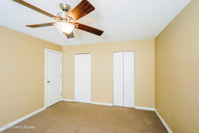 Building Photo - 2808 Six Mile Ln