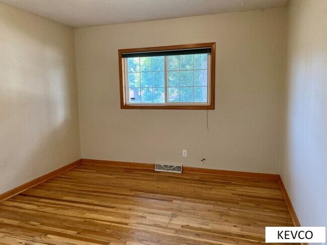 Building Photo - Awesome Four Bedroom Home by CSU Campus!