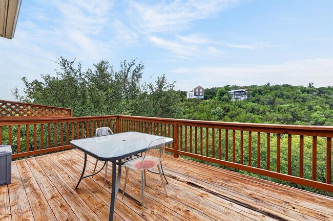 Building Photo - 2801 Manitou Dr