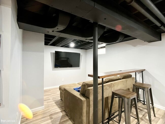 Building Photo - 421 N Edgeworth Ave