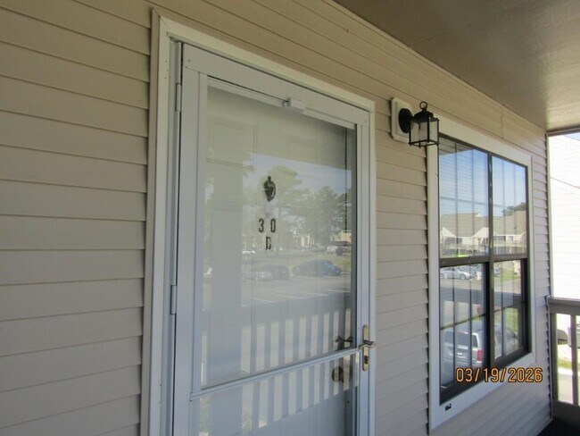 Building Photo - 1095 Plantation Dr