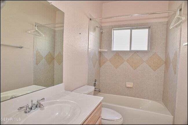 Building Photo - 1560 Via Appia St