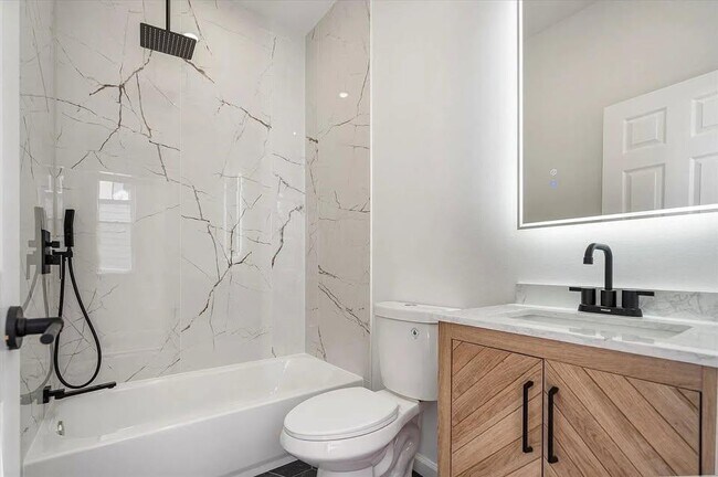 Building Photo - 334 St Paul St