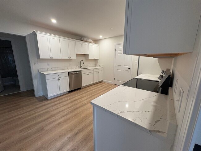 Building Photo - 154 Granite St