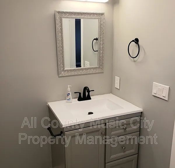 Building Photo - "Charming 3-Bedroom Retreat in Nashville – Cozy Living with 1,061 Sq Ft of Comfort!"