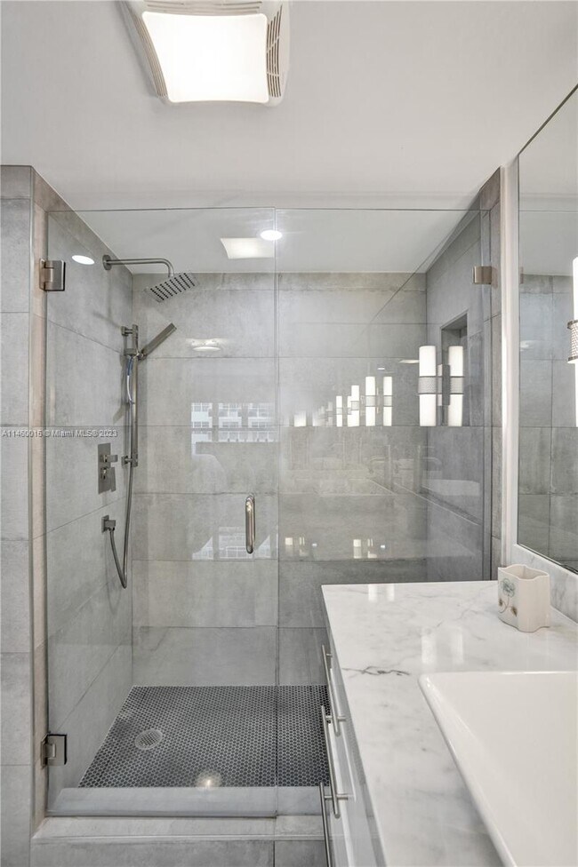Building Photo - 3750 Galt Ocean Dr