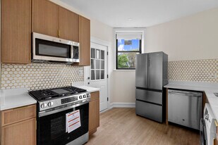 Building Photo - 4636 N Hamilton Ave