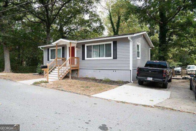 Building Photo - 284 Barfield Ave SW