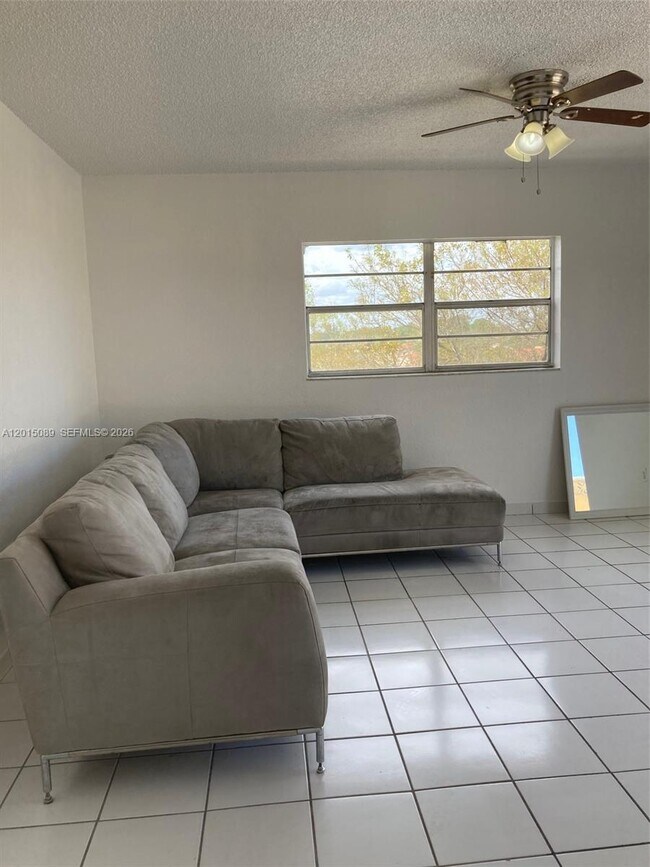 Building Photo - 5100 SW 41st St