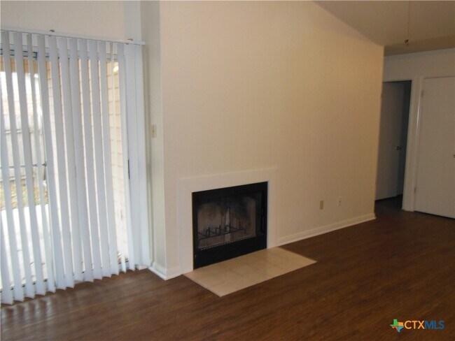 Building Photo - 604 Frostwood Dr
