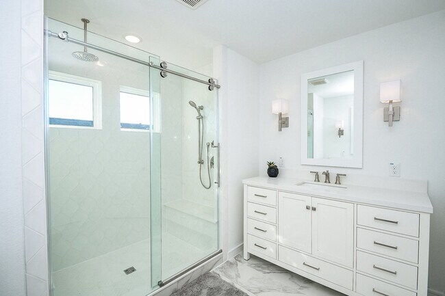 Building Photo - 2204 Via Laura Ln