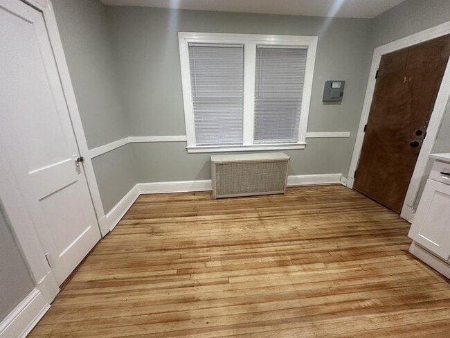 Building Photo - 225 W Main St