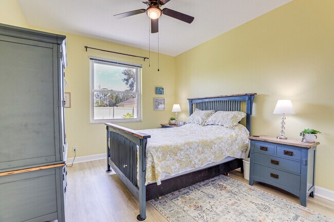 Building Photo - 1488 N Lavina St