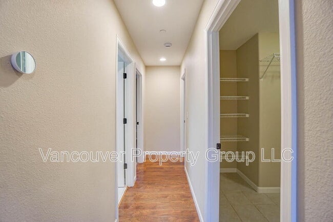 Building Photo - 1114 Division St