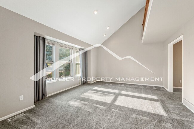 Building Photo - Beautifully Updated Rockrimmon Home Near Ute Valley Park with 5 bed, 3 bath, 2 car garage and AC!