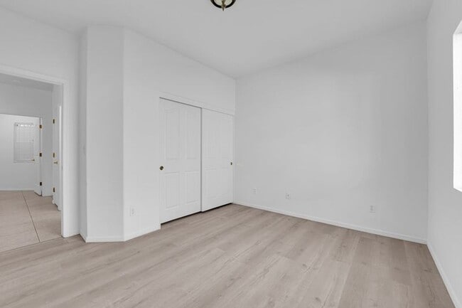 Building Photo - 3 Bedrooms, 2 Bathroom single story home i...