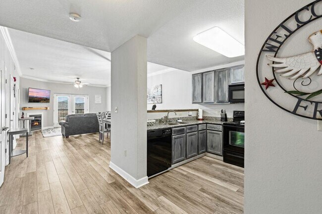 Building Photo - 124 Plaza Dr