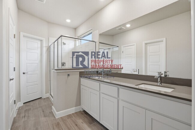 Building Photo - Well-Designed 4 Bedroom Single-Story