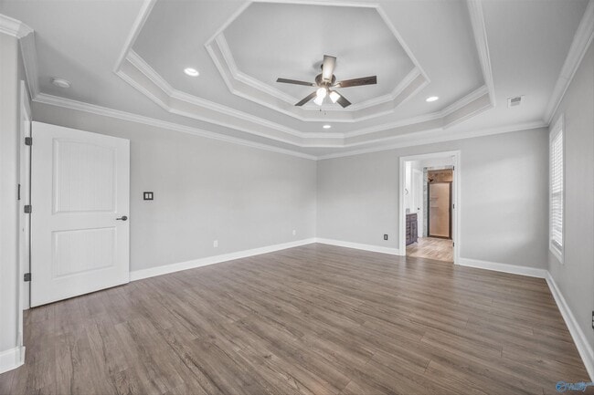 Building Photo - 17050 Stonegate Dr