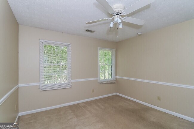 Building Photo - 2885 Summit View Ct