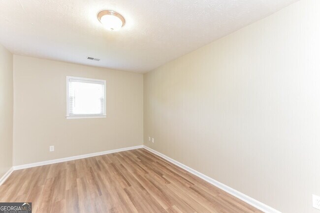 Building Photo - 1072 Martin Nash Rd SW