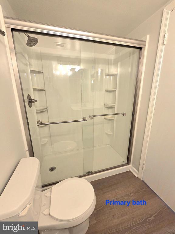 Building Photo - 5815 Cove Landing Rd