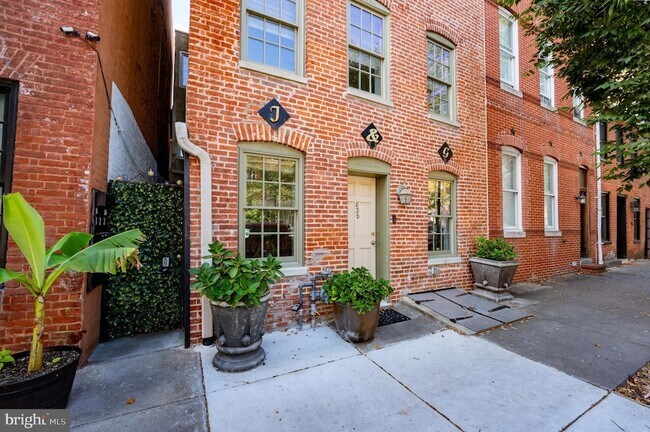 Building Photo - 838 S Bond St