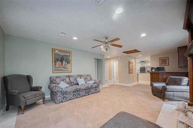 Building Photo - 4015 Black Locust Dr