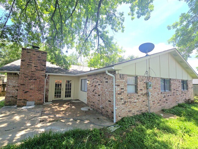 Building Photo - 3906 Postwood Dr