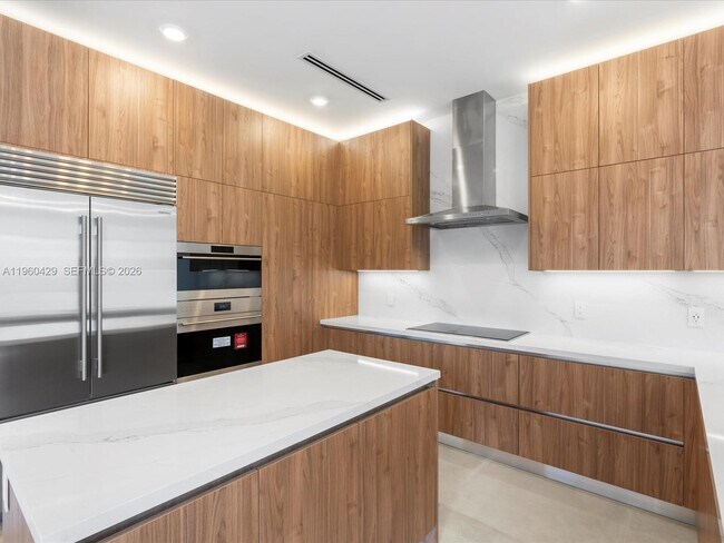 Building Photo - 19701 NE 16th Pl