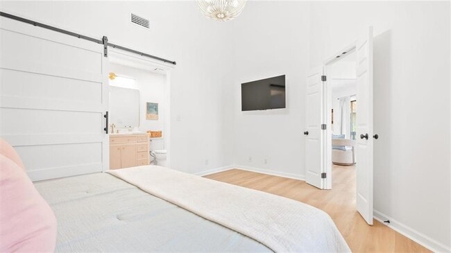 Building Photo - 512 S Harbour Oaks Dr