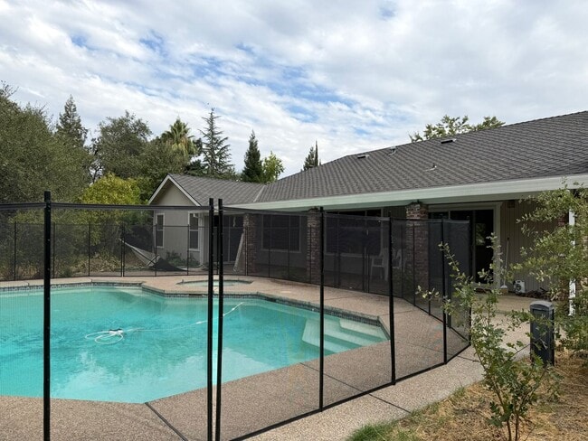 Building Photo - 5523 Freeman Cir