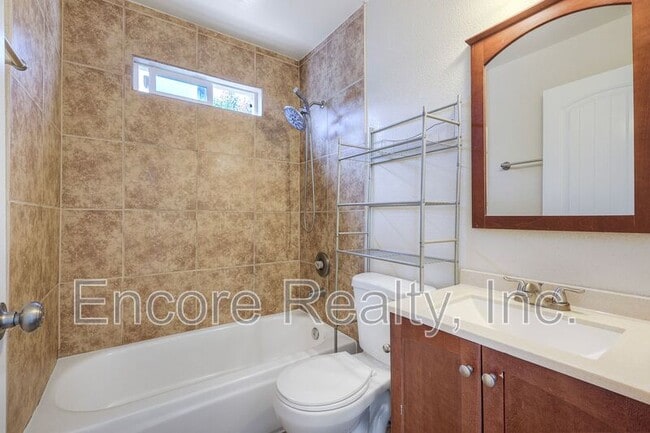 Building Photo - 6135 Chadwick Ave