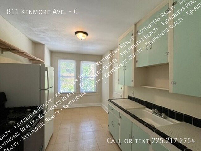 Primary Photo - 811 Kenmore Ave