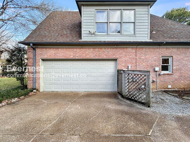 Building Photo - 10265 Buckland Bluff Cove