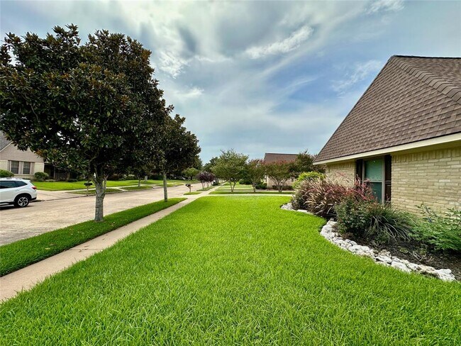 Building Photo - 2931 Pasture Ln