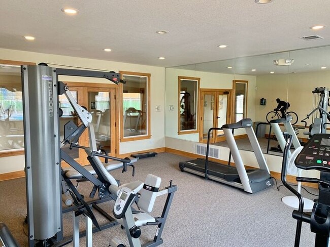 Building Photo - West Greeley Townhome with Garage! WATER/S...