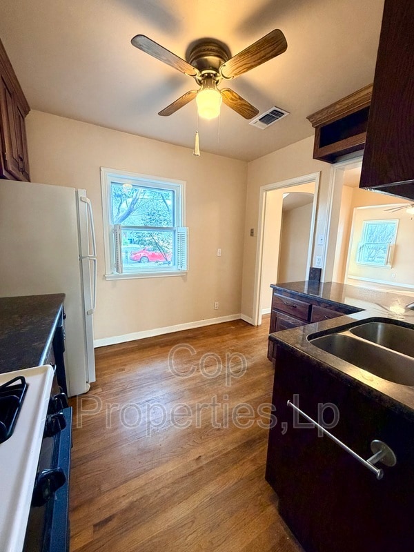 Building Photo - 118 Field Crest Dr