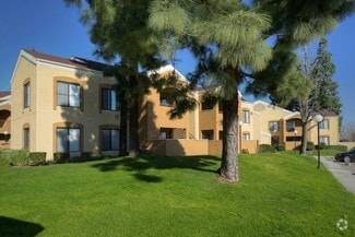 Lush Landscaping - Estancia