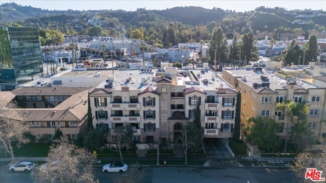 Building Photo - 12026 Hoffman St