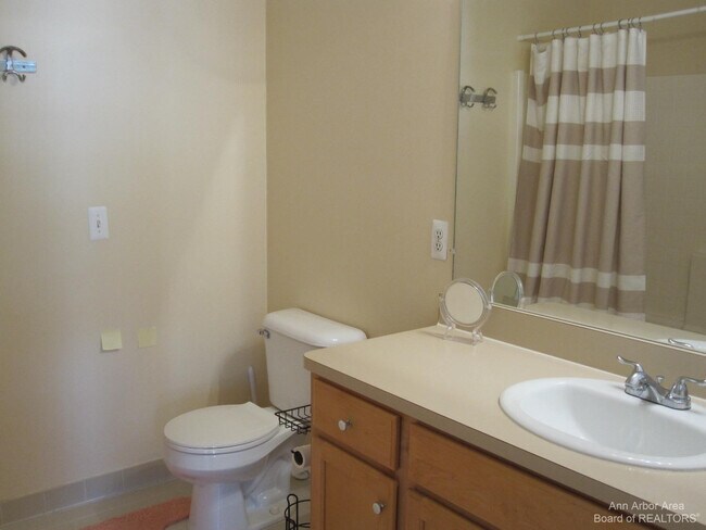 Building Photo - 2806 Barclay Wy