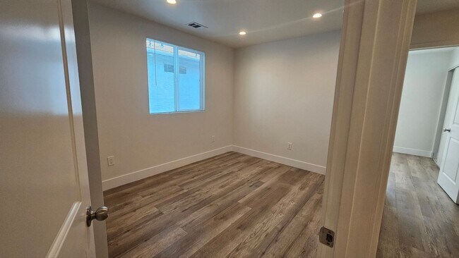 Building Photo - 10960 Avalon Blvd