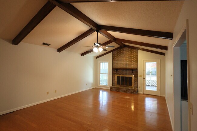 Building Photo - 313 Palomino Path