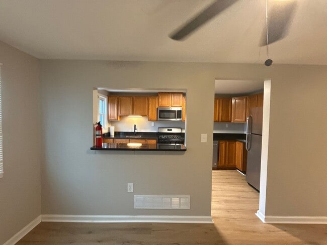 Building Photo - Three Bedroom Home In Essex