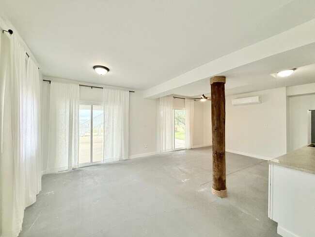 Building Photo - A-Frame Waterfront Home - Gulf Breeze