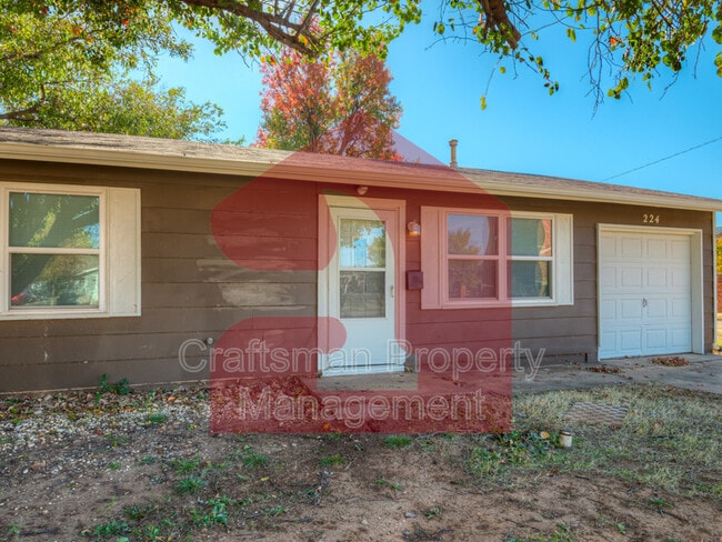 Building Photo - 224 W 5th St